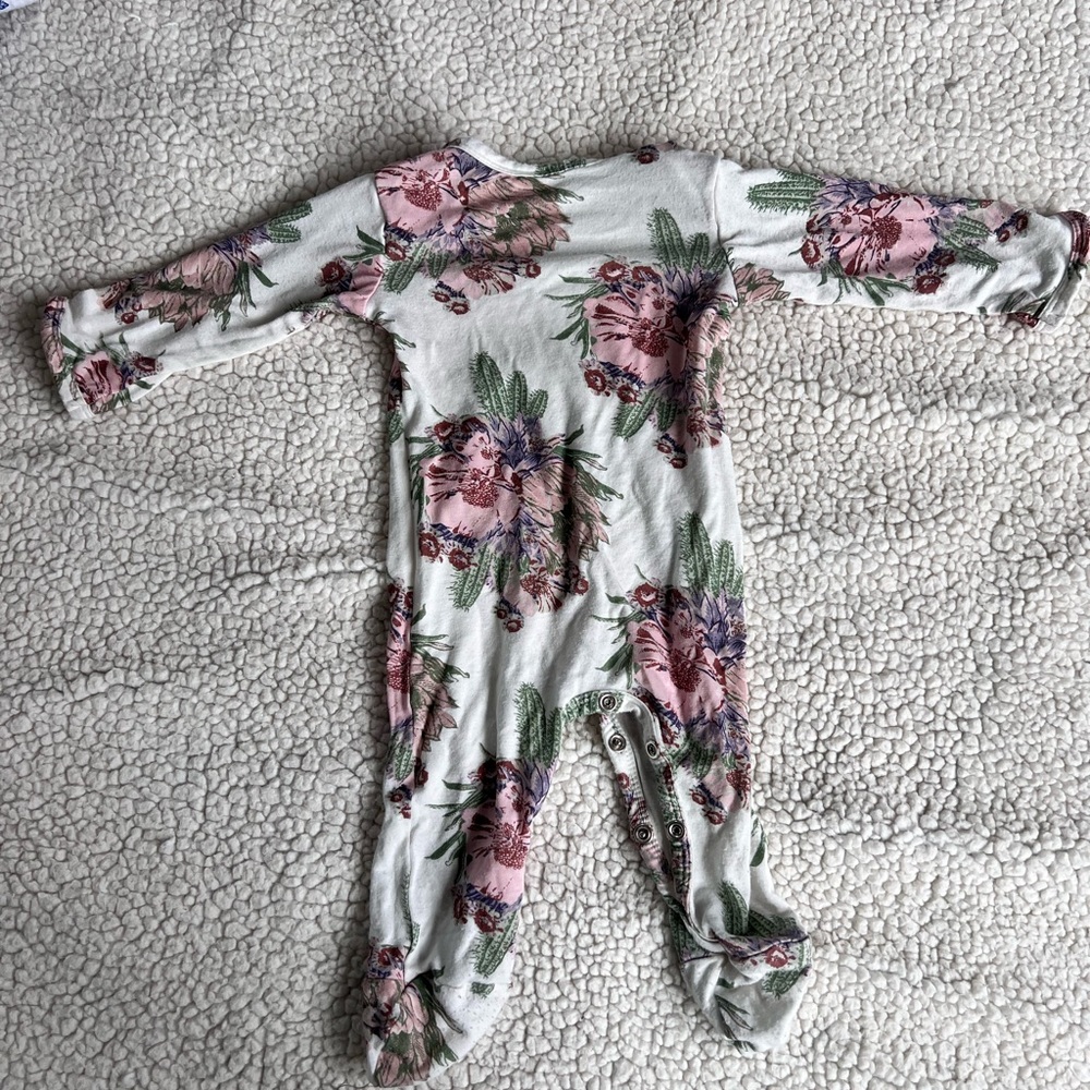 Kate Quinn snap footie 3-6 month